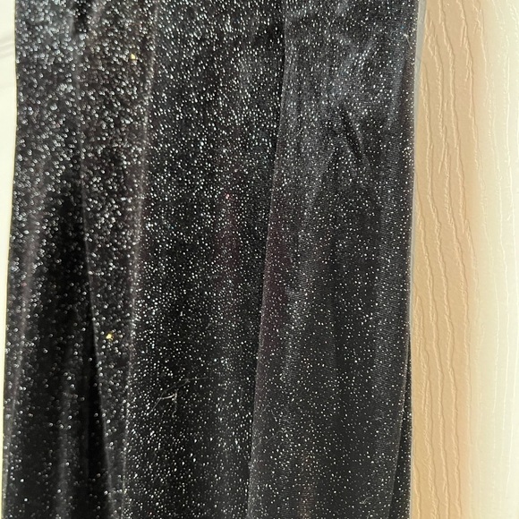 Forever 21 Black/Silver Mini Dress
Size Medium‎ NWT - Picture 3 of 8